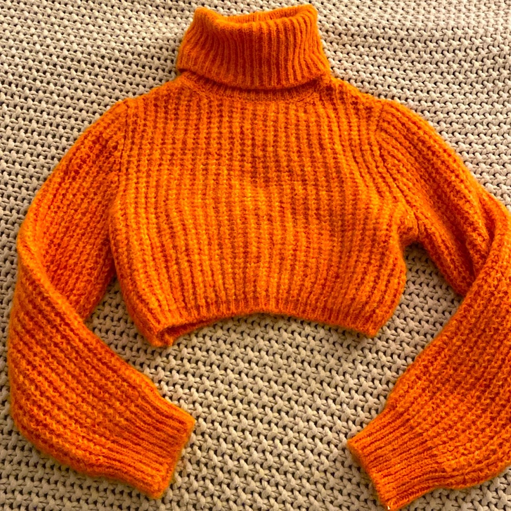 Orange cropped sweater|brand new never worn